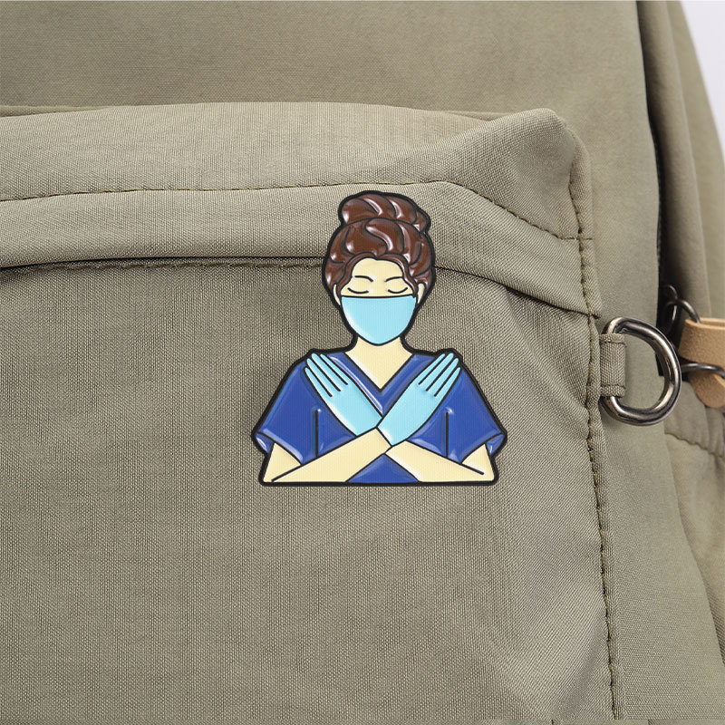 دبوس مينا بتصميم طبي للممرضات  - مراجعة Medical Lab Worker وسعره